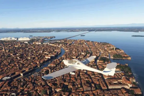 Hướng dẫn trải nghiệm lái máy bay trên Google Earth